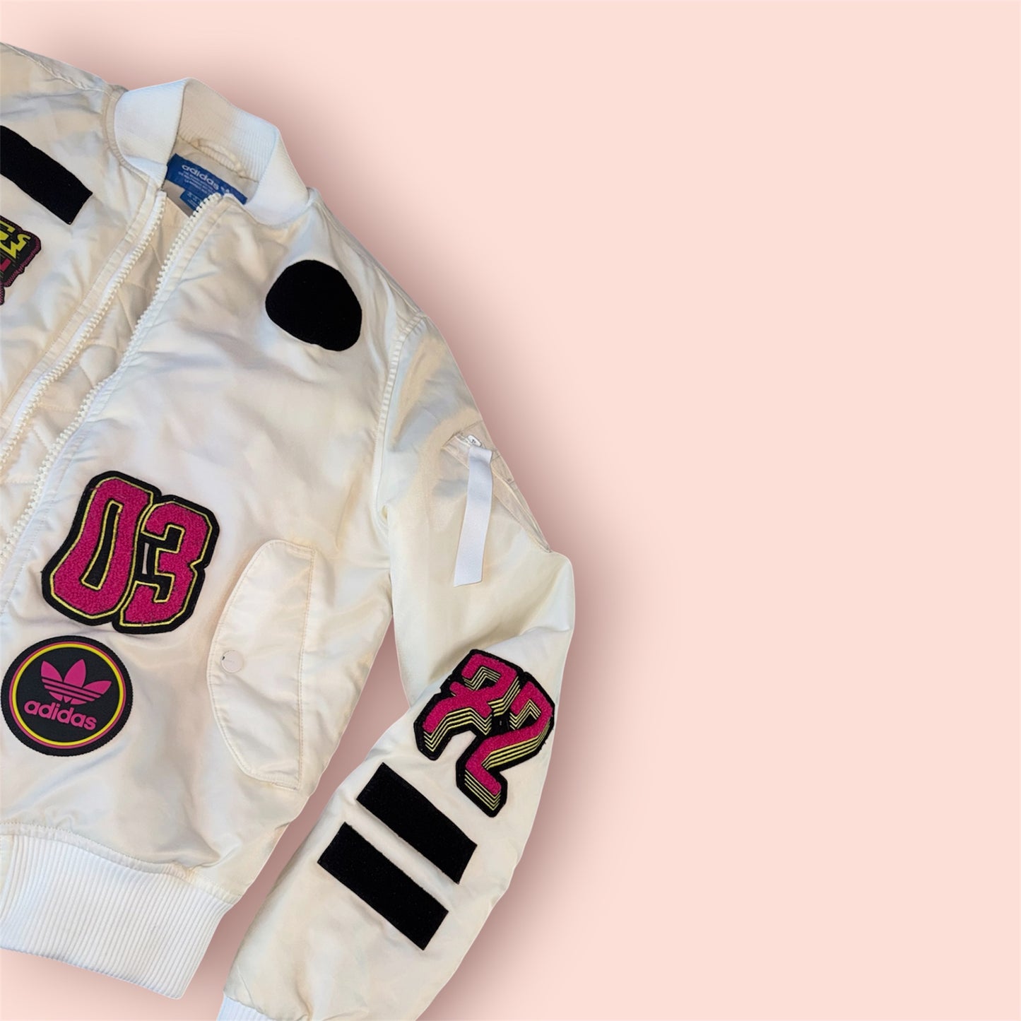 adidas Originals Bomberjacke XS, Patch-Details 03 und Trefoil-Logo
