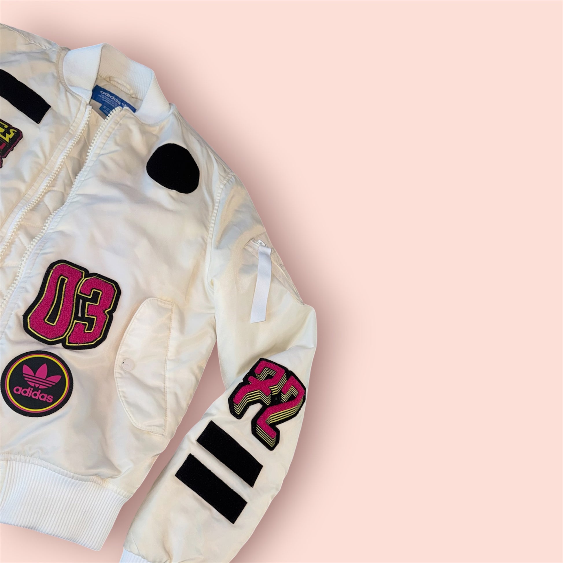 adidas Originals Bomberjacke XS, Patch-Details 03 und Trefoil-Logo