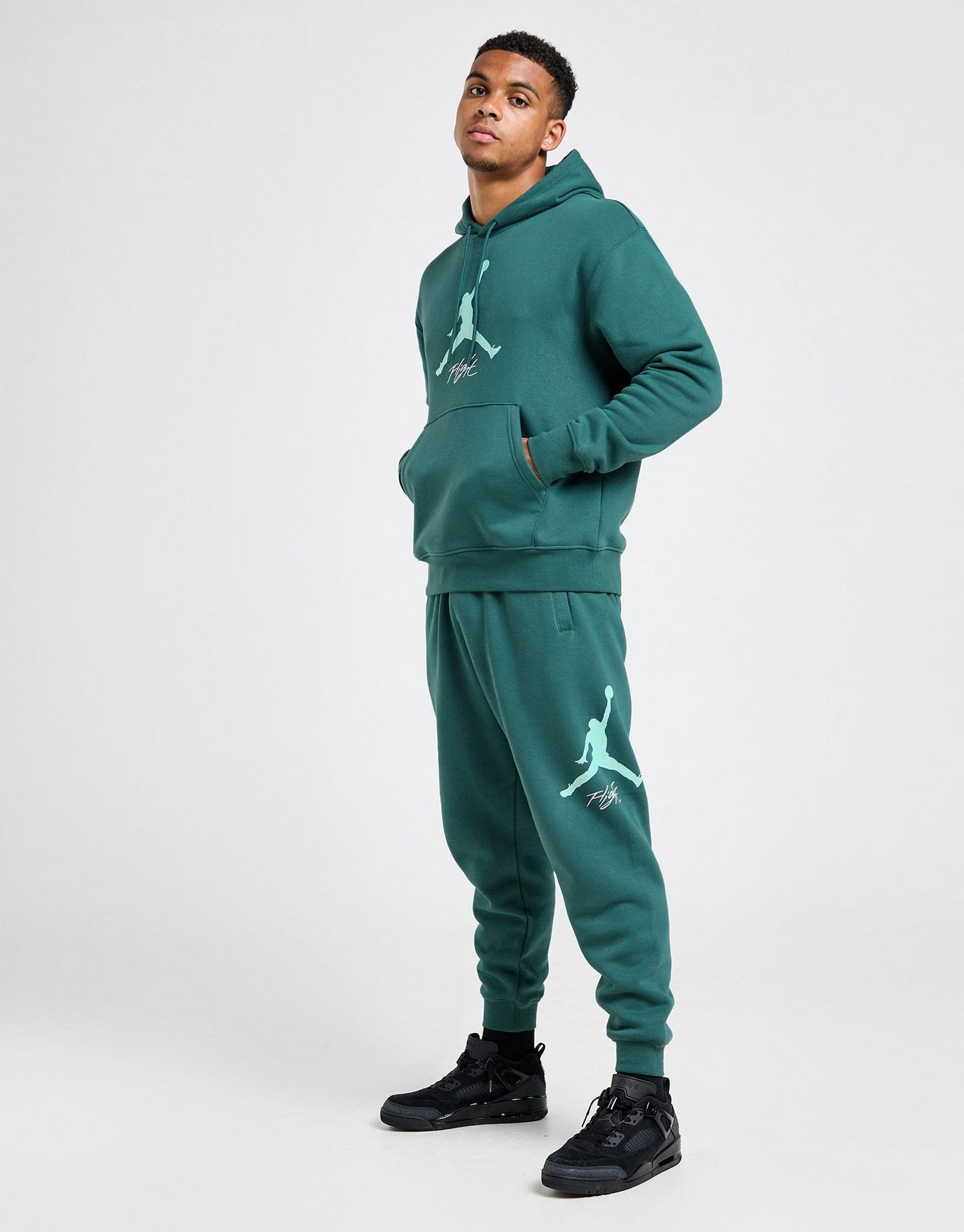 Jordan Essentials Fleece Baseline Pants Grün – Produktbild 2